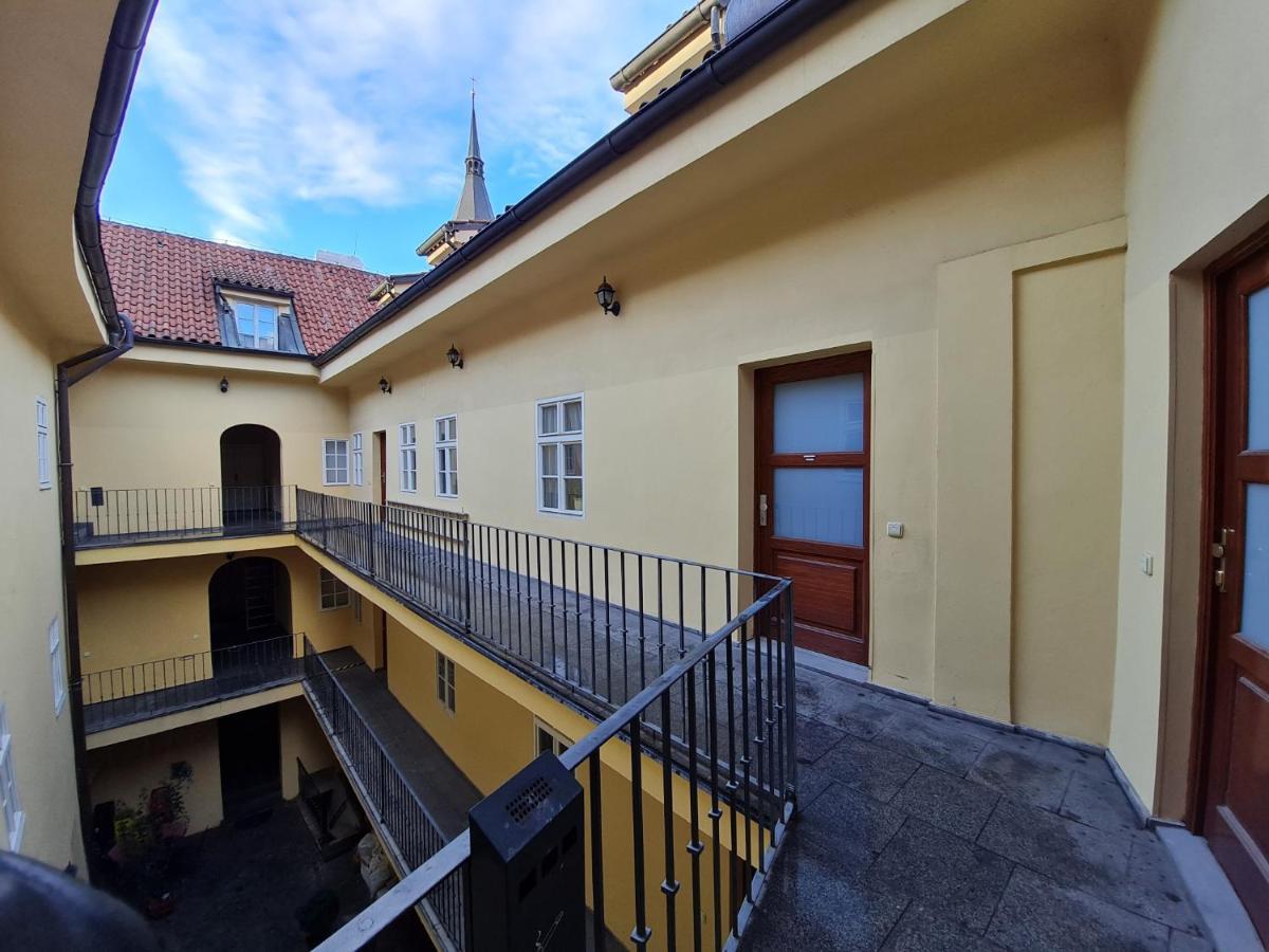 Magic Central Attic Apartment Прага Экстерьер фото